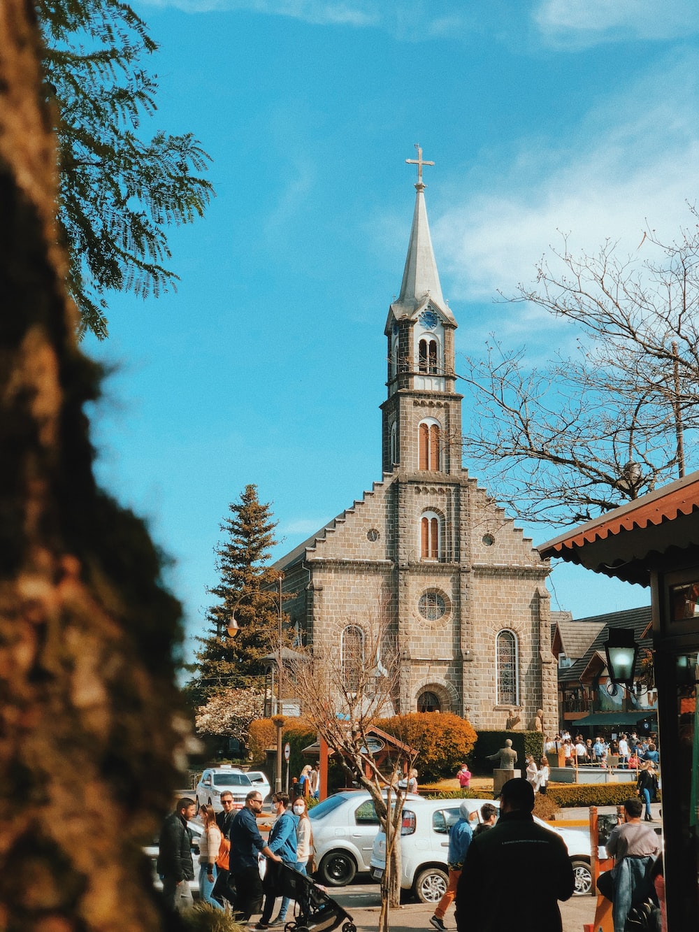 Igreja Matriz São Pedro no centro de Gramado durante citytour privativo
